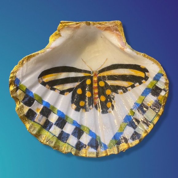 One of a Kind Handmade Decoupaged Clam Shell Trinket Dish - Picture 1 of 3